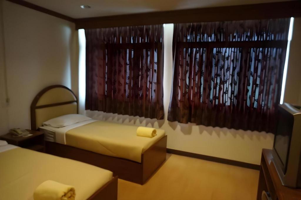 Supak Hotel Kalasin Exterior photo